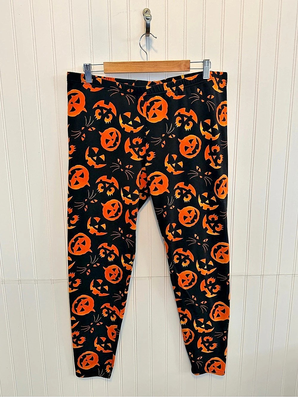 French Laundry Pumpkin Print Leggings in Black & Orange Size XL Like New